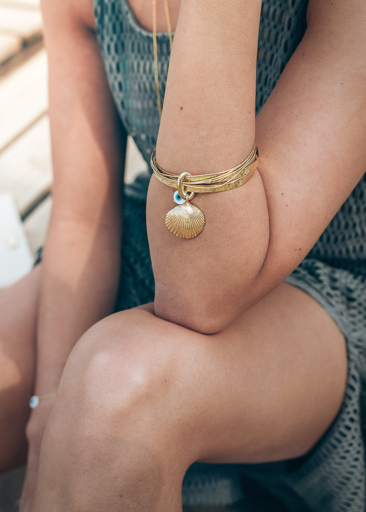 model, with Thallo Shell. Gold plated brass, handmade bracelet 